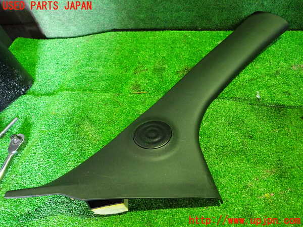 5UPJ-29137655]アバルト・695(不明)右フロントピラートリム 中古_m0001.jpg