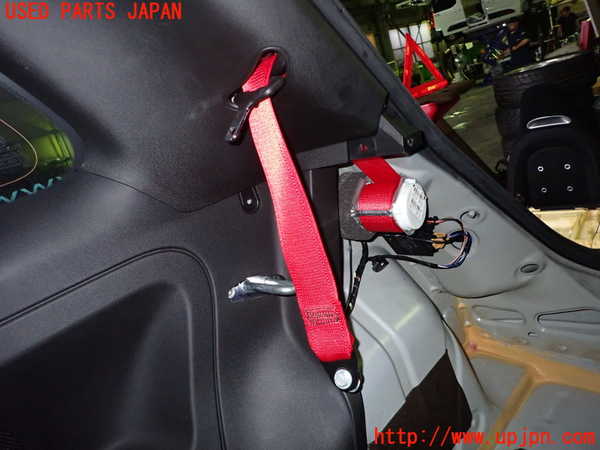 1UPJ-29137155]アバルト・695(不明)右2列目シートベルト 中古_m0001.jpg
