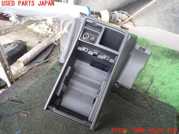 1UPJ-29147549]デリカD：5(CV1W)コンソール 中古_m0001.jpg