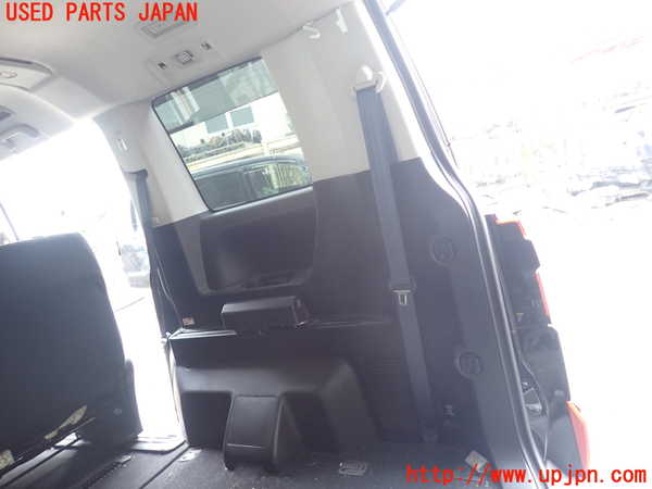 1UPJ-29147675]デリカD：5(CV1W)右リアピラートリム 中古_m0001.jpg