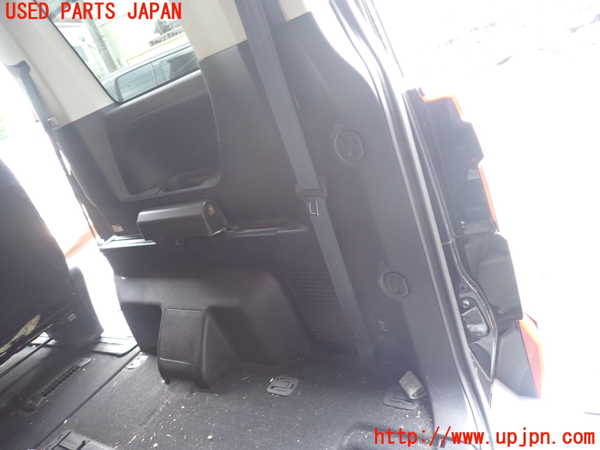 1UPJ-29147675]デリカD：5(CV1W)右リアピラートリム 中古_m0004.jpg