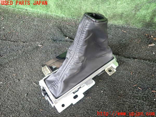 1UPJ-29147575]デリカD：5(CV1W)シフトブーツ 中古_m0002.jpg