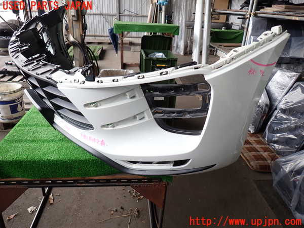 2UPJ-29171010]ポルシェ・マカン ターボ(95BCTL)フロントバンパー 中古_m0003.jpg