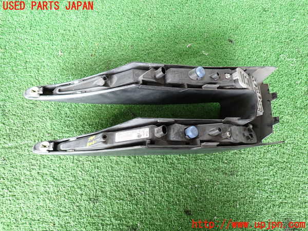 2UPJ-29171160]ポルシェ・マカン ターボ(95BCTL)右ウィンカーレンズ 中古_m0002.jpg