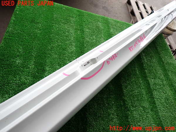 2UPJ-29171390]ポルシェ・マカン ターボ(95BCTL)右サイドステップ 中古_m0002.jpg