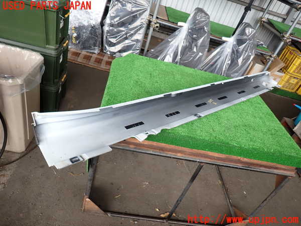 2UPJ-29171392]ポルシェ・マカン ターボ(95BCTL)左サイドステップ 中古_m0005.jpg
