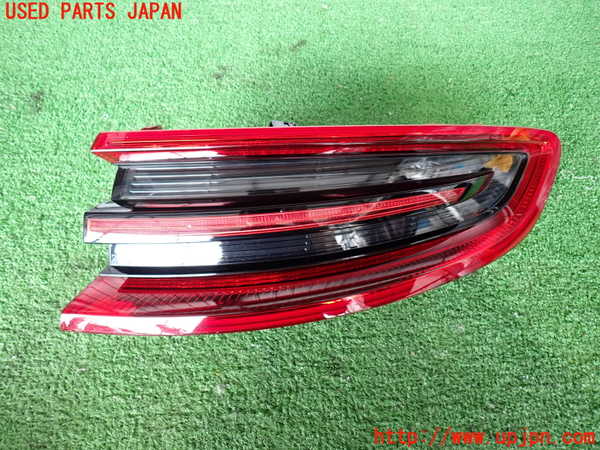 2UPJ-29171530]ポルシェ・マカン ターボ(95BCTL)右テールランプ 中古_m0001.jpg