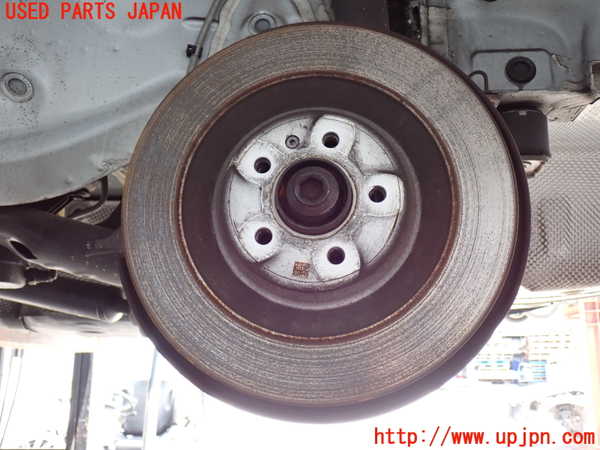 2UPJ-29174305]ポルシェ・マカン ターボ(95BCTL)左リアナックルハブ 中古_m0001.jpg