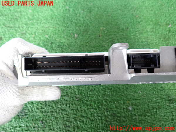 2UPJ-29176525]ポルシェ・マカン ターボ(95BCTL)アンプ 中古_m0002.jpg