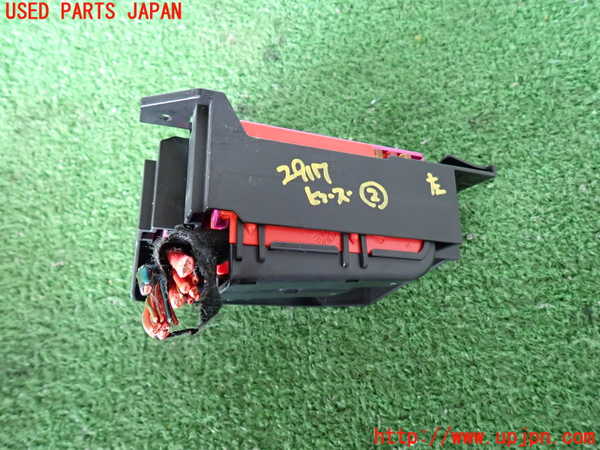 2UPJ-29176742]ポルシェ・マカン ターボ(95BCTL)ヒューズボックス2 中古_m0002.jpg