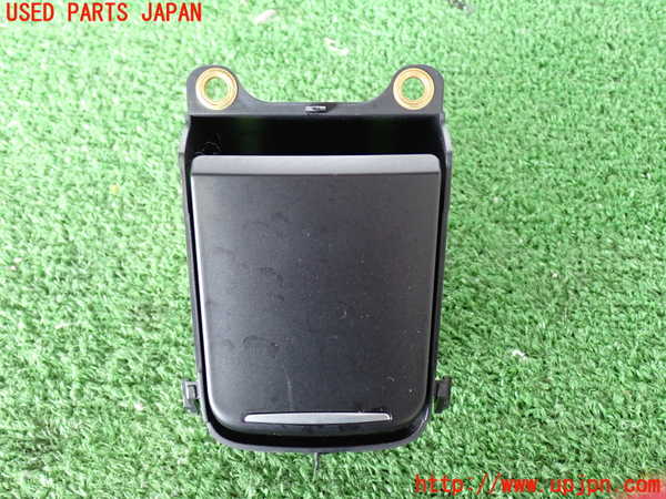 2UPJ-29177821]ポルシェ・マカン ターボ(95BCTL)灰皿1 中古_m0001.jpg
