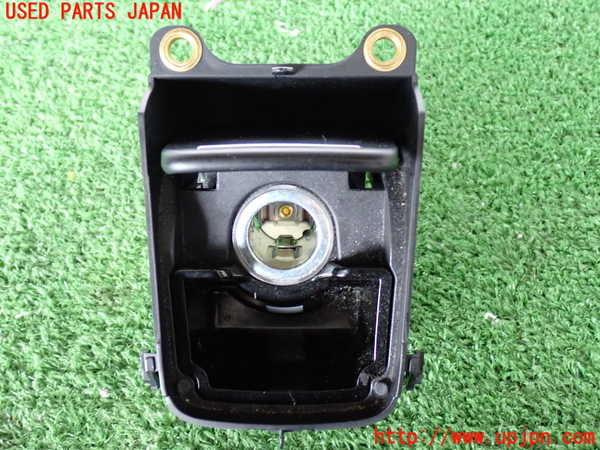 2UPJ-29177821]ポルシェ・マカン ターボ(95BCTL)灰皿1 中古_m0002.jpg