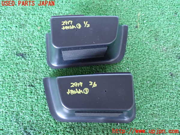 2UPJ-29177841]ポルシェ・マカン ターボ(95BCTL)小物入れ1 中古_m0003.jpg