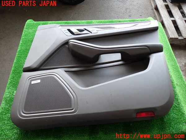 2UPJ-29171234]ポルシェ・マカン ターボ(95BCTL)右前ドア内張り 中古_m0001.jpg