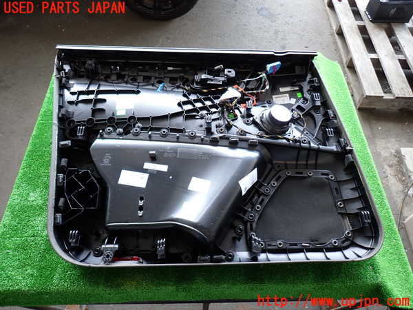 2UPJ-29171234]ポルシェ・マカン ターボ(95BCTL)右前ドア内張り 中古_m0004.jpg