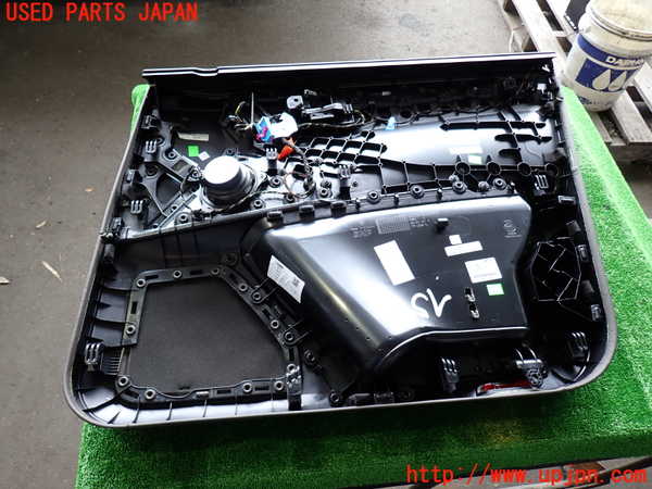 2UPJ-29171264]ポルシェ・マカン ターボ(95BCTL)左前ドア内張り 中古_m0004.jpg