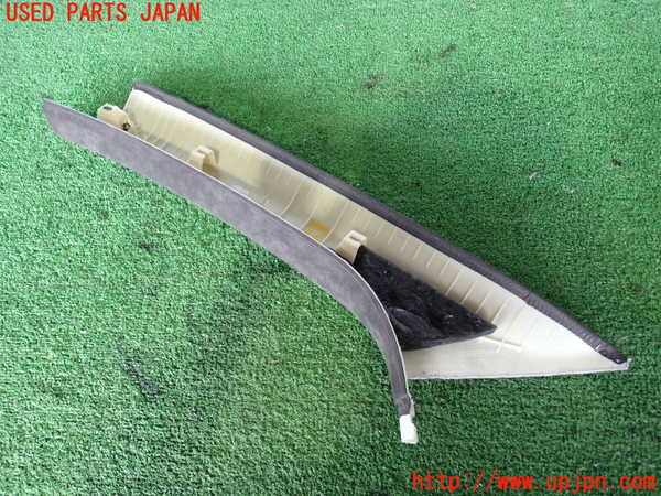 2UPJ-29177655]ポルシェ・マカン ターボ(95BCTL)右フロントピラートリム 中古_m0002.jpg