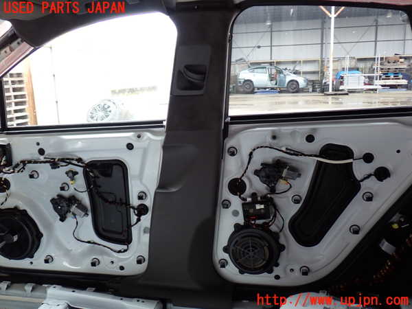 2UPJ-29177665]ポルシェ・マカン ターボ(95BCTL)右センターピラートリム 中古_m0001.jpg