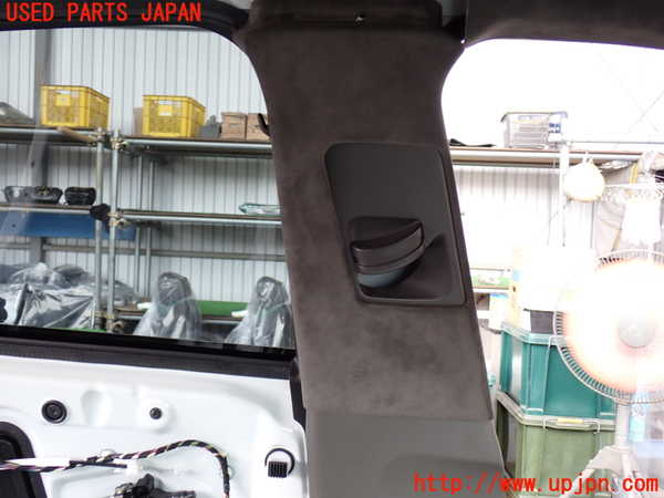 2UPJ-29177670]ポルシェ・マカン ターボ(95BCTL)左センターピラートリム 中古_m0002.jpg