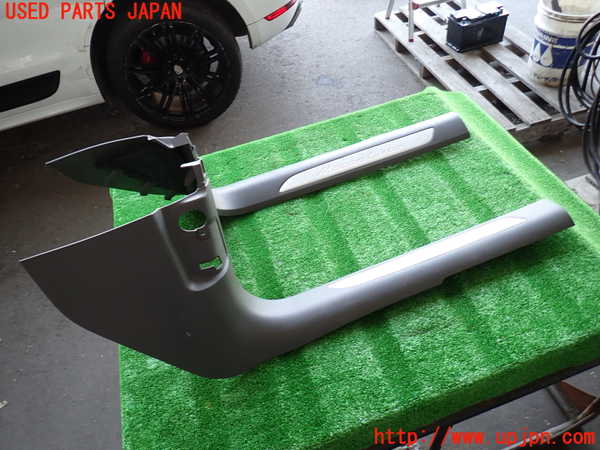 2UPJ-29177740]ポルシェ・マカン ターボ(95BCTL)スカッフプレート 中古_m0001.jpg