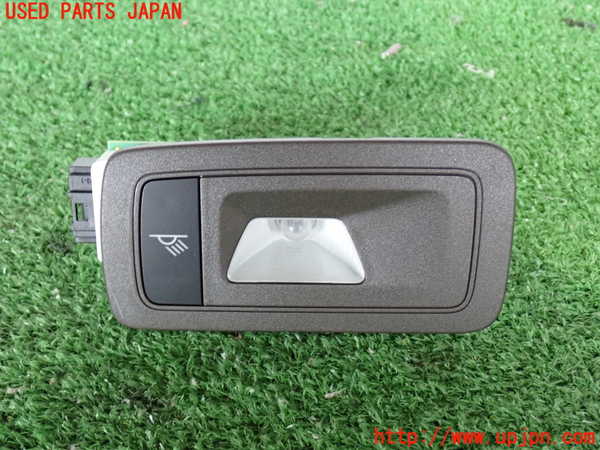 2UPJ-29176413]ポルシェ・マカン ターボ(95BCTL)ルームランプ3 (2列目左) 中古_m0001.jpg