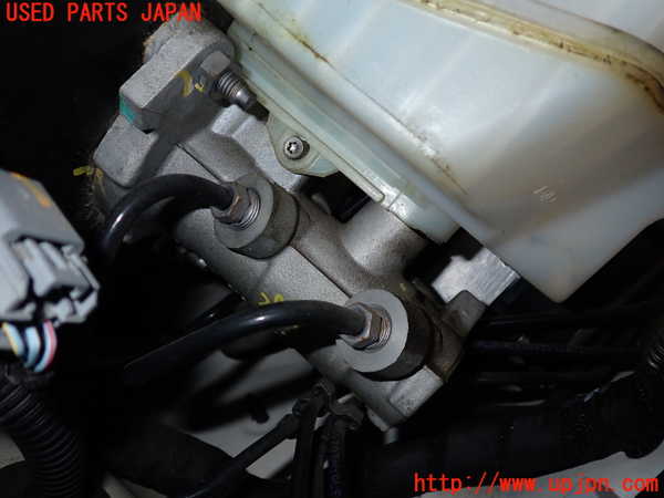 2UPJ-29184050]マセラティ・ギブリ(MG30C)ブレーキマスターシリンダー 中古_m0002.jpg