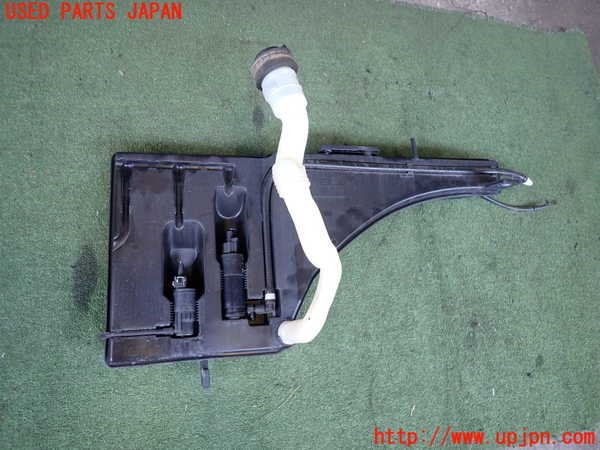 2UPJ-29186791]マセラティ・ギブリ(MG30C)ウォッシャータンク1 中古_m0001.jpg