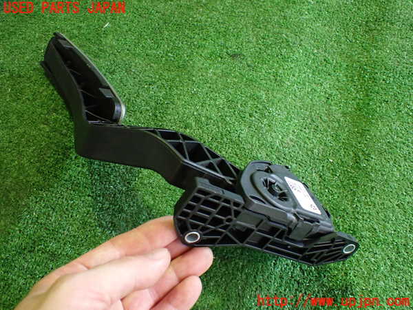 2UPJ-29186382]マセラティ・ギブリ(MG30C)センサー2 中古_m0002.jpg