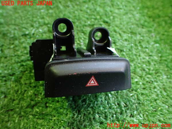 2UPJ-29186290]マセラティ・ギブリ(MG30C)ハザードスイッチ 中古_m0001.jpg