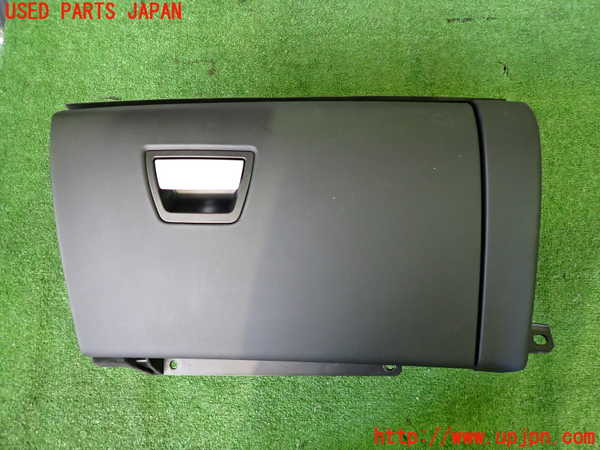 2UPJ-29187516]マセラティ・ギブリ(MG30C)グローブボックス1 中古_m0001.jpg