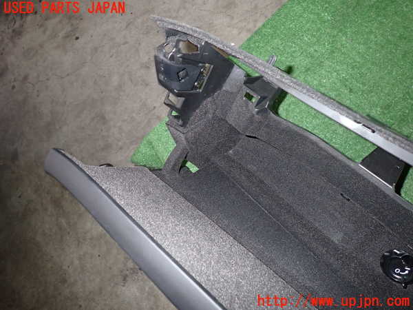 2UPJ-29187516]マセラティ・ギブリ(MG30C)グローブボックス1 中古_m0004.jpg