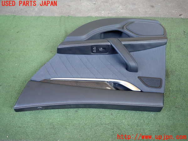 2UPJ-29181294]マセラティ・ギブリ(MG30C)右後ドア内張り 中古_m0002.jpg