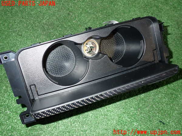 2UPJ-29187810]マセラティ・ギブリ(MG30C)ドリンクホルダー 中古_m0002.jpg