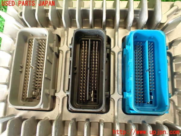 2UPJ-29206110]キャデラック・CTS スポーツセダン(X322B)エンジンコンピューター (左ハンドル) 中古_m0003.jpg