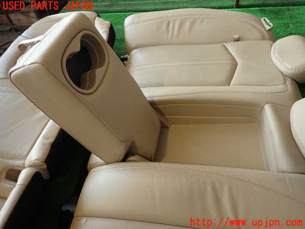2UPJ-29207385]キャデラック・CTS スポーツセダン(X322B)リアシート (左ハンドル) 中古_m0003.jpg