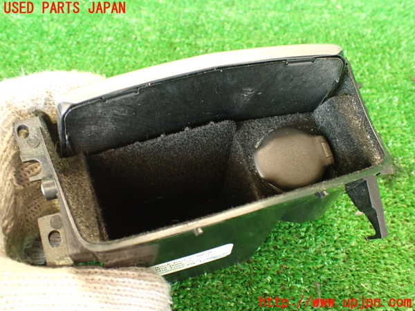 2UPJ-29207841]キャデラック・CTS スポーツセダン(X322B)小物入れ1 (左ハンドル) 中古_m0003.jpg