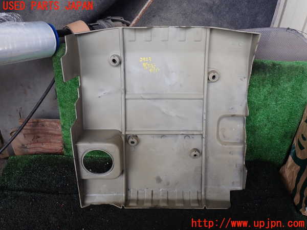 1UPJ-29232160]パジェロ(V45W)エンジンアッパーカバー 中古_m0002.jpg