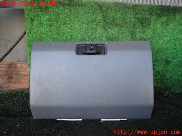5UPJ-29237516]パジェロ(V45W)グローブボックス1 中古_m0001.jpg