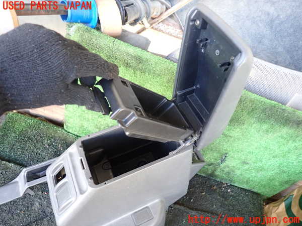1UPJ-29237540]パジェロ(V45W)センターコンソール 中古_m0003.jpg