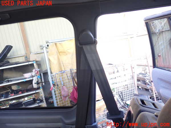 1UPJ-29237680]パジェロ(V45W)左リアピラートリム 中古_m0002.jpg