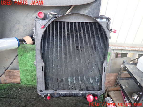 1UPJ-29242321]ハイラックスサーフ N130系 4ドア(KZN130W)ラジエーター1 中古_m0002.jpg