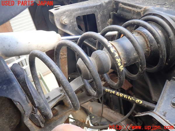 1UPJ-29245100]ハイラックスサーフ N130系 4ドア(KZN130W)右リアスプリング 中古_m0001.jpg