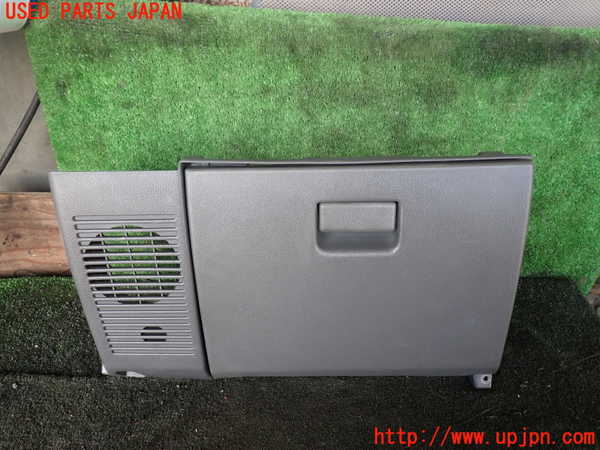 1UPJ-29247516]ハイラックスサーフ N130系 4ドア(KZN130W)グローブボックス1 中古_m0001.jpg