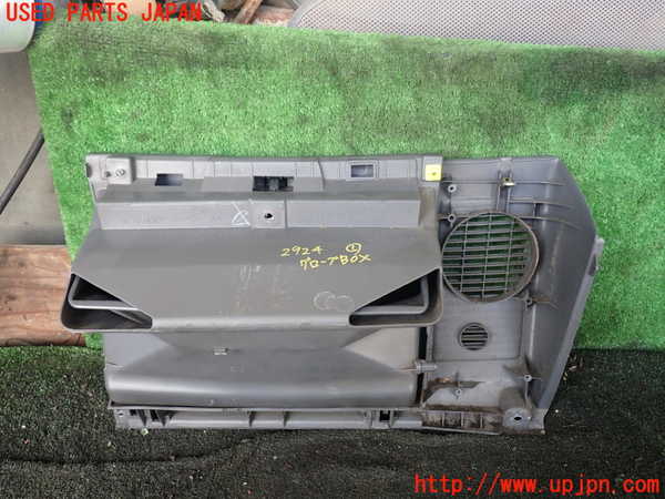1UPJ-29247516]ハイラックスサーフ N130系 4ドア(KZN130W)グローブボックス1 中古_m0003.jpg