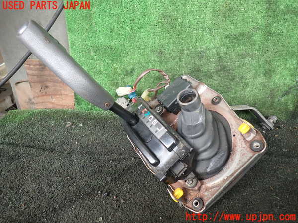 1UPJ-29247555]ハイラックスサーフ N130系 4ドア(KZN130W)ATシフトレバー 中古_m0001.jpg