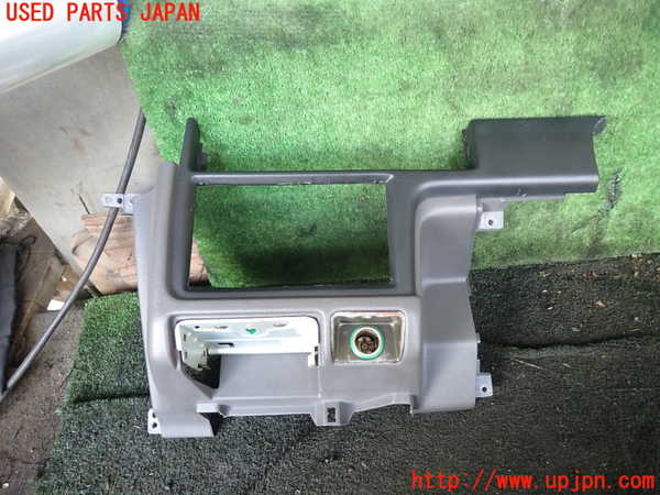 5UPJ-29247549]ハイラックスサーフ N130系 4ドア(KZN130W)コンソール 中古_m0001.jpg