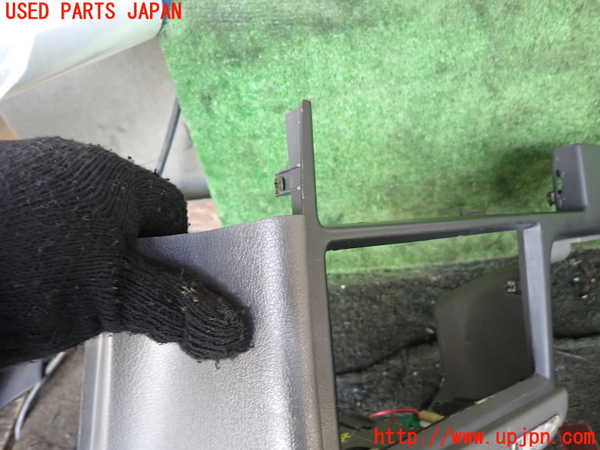 5UPJ-29247549]ハイラックスサーフ N130系 4ドア(KZN130W)コンソール 中古_m0003.jpg