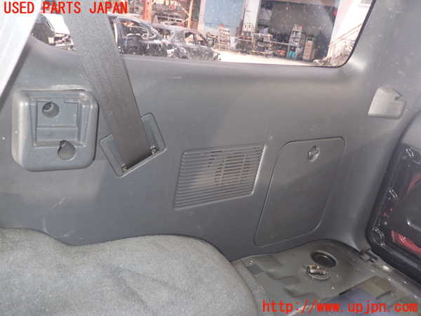 1UPJ-29247675]ハイラックスサーフ N130系 4ドア(KZN130W)右リアピラートリム 中古_m0003.jpg