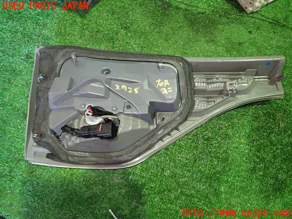 1UPJ-29251550]エスティマ(ACR55W)右リアフィニッシャー 中古_m0002.jpg