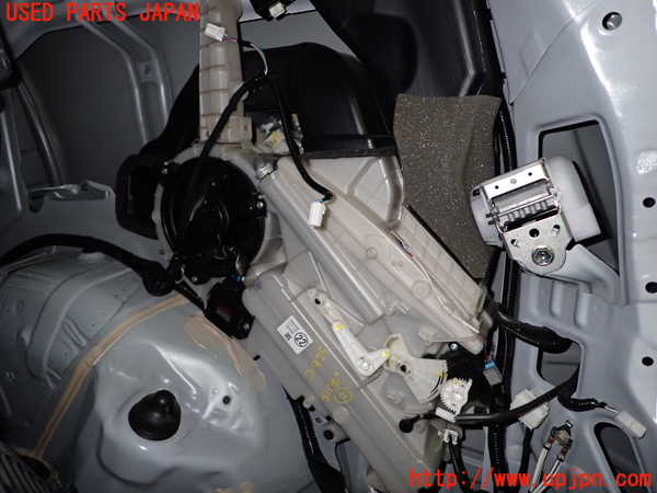 1UPJ-29256082]エスティマ(ACR55W)エバポレーター2(リヤ) 中古_m0001.jpg